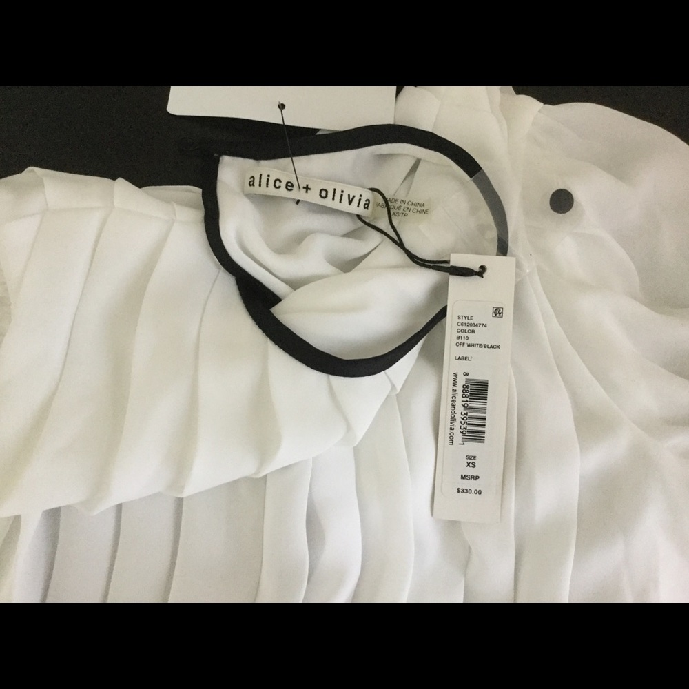 SOLD! NWT ALICE + OLIVIA Dakota Tie Back Crop Top - Picture 9 of 16